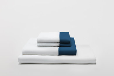 Комплект постельного белья - "белый с синим". Размер Евро.