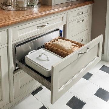 Pull-Out Warming Drawer