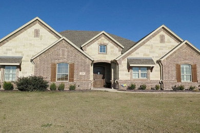 Elegant home design photo in Dallas