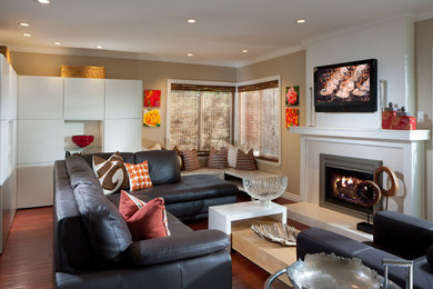 Living room photo in Orange County