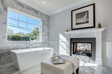 Inspiration for a transitional bathroom remodel in Los Angeles