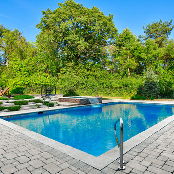 Willowbrook, IL Swimming Pool and Hot Tub