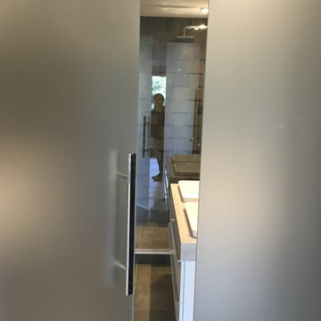 salle de bain avec décor 3D