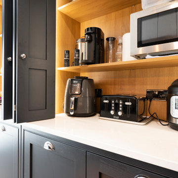 Hideaway for worktop appliances