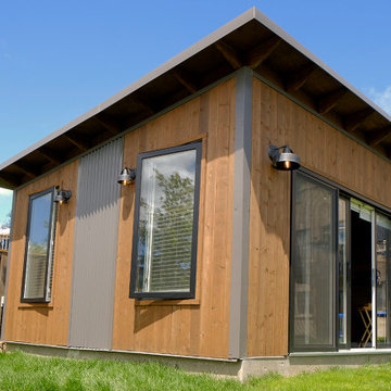 Modern Backyard Studio for Family Space