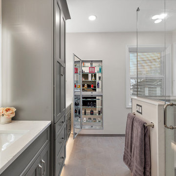 Starmark Maple Chesapeake Primary Bath in Mineral Gray
