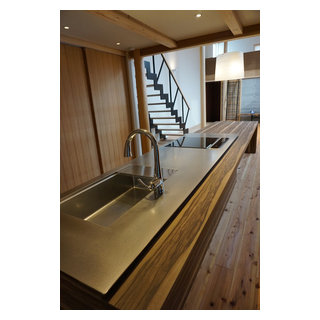 ダイニングテーブルと一体したキッチン Japanese Kitchen Other By 山田別注ステンレス有限会社 Houzz