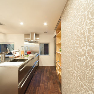 75 Beautiful Wallpaper Ceiling Kitchen With Metallic Backsplash Pictures Ideas August 21 Houzz