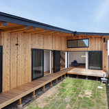 木を感じるｌ字型の平屋住宅 Contemporary Deck Other By 株式会社住工房スタイル Houzz