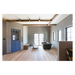 クールでかっこいい 家具 インテリア 照明器具に存在感あふれる こだわりヴィンテージハウス Classique Chic Salon Nagoya Par 木造住宅専門店 株式会社 善匠 Houzz