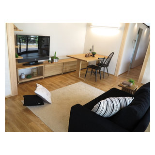 8畳ほどのコンパクトなリビングダイニング空間にテレビボードとベンチを兼用した家具を提案 少し狭い部屋にはもってこいの提案です Landhausstil Wohnbereich Nagoya Von インテリアショップbigjoy Houzz 8畳ほどのコンパクトなリビングダイニング空間にテレビボードとベンチを兼用した家具を提案 少し狭い部屋にはもってこいの提案です Landhausstil Wohnbereich Nagoya Von インテリアショップbigjoy Houzz