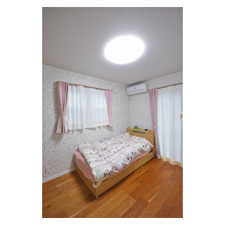 個性ある壁紙を使用したかわいい寝室 Bedroom Tokyo Suburbs By 株式会社コグマホーム Houzz