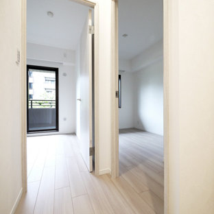75 Beautiful Plywood Floor And Wallpaper Bedroom Pictures Ideas May 21 Houzz
