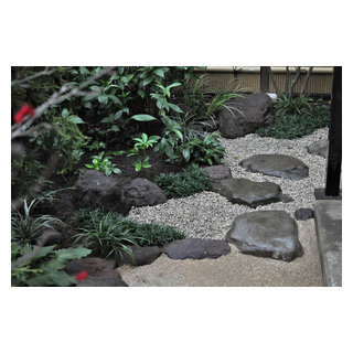 飛石の渡り Japanese Garden Tokyo By 造園 庭造り専門店 新美園 Houzz