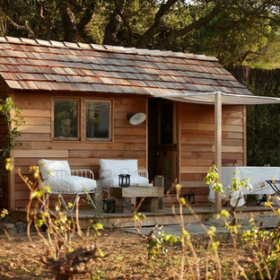 Cette photo montre une petit maison d'amis séparée nature.