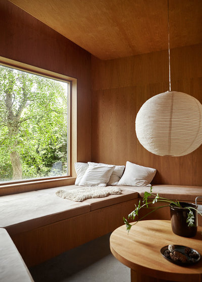 Minimalistisch Wohnzimmer by Mia Mortensen Photography