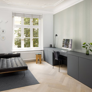Modernes Arbeitszimmer in München