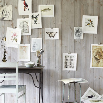 Arbeitsbereich mit Kunstdrucken