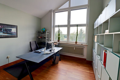 Modernes Arbeitszimmer in Nürnberg