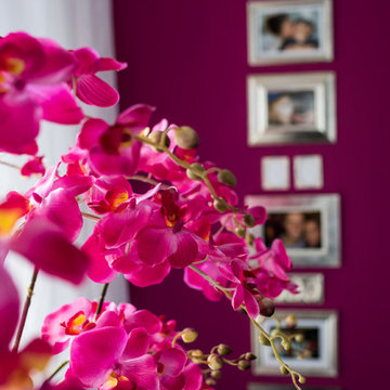 Wand und Blüte in der gleichen Farbe