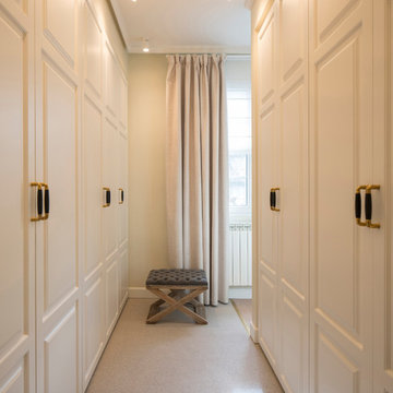 Diseño interior de armarios en vestidor de dormitorio principal