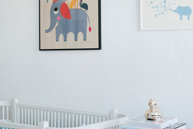 コペンハーゲンにあるトランジショナルスタイルのおしゃれな赤ちゃん部屋の写真