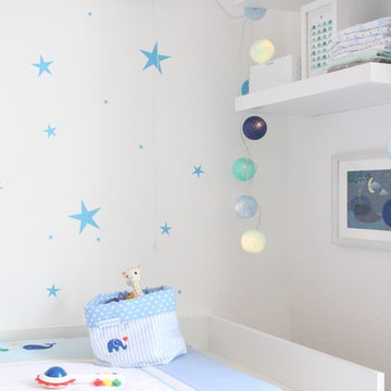 Babyzimmer in Hellblau mit Pastell