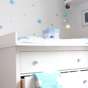 Babyzimmer in Hellblau mit Pastell