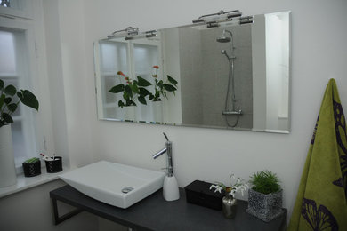 This is an example of a modern bathroom in Copenhagen.