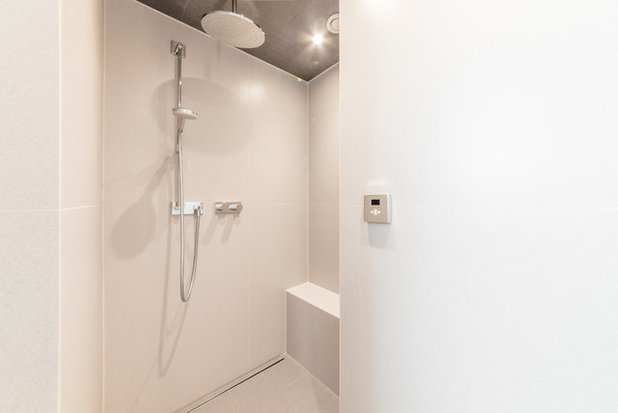 Minimalistisch Badezimmer by Ohlde & Scholz