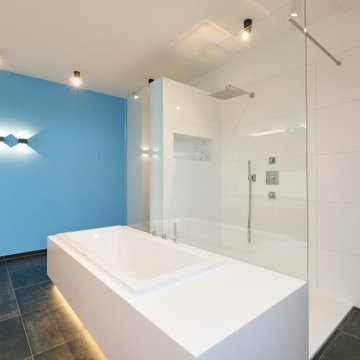 Baddesign für ein neues Badezimmer in wunderschöner Altbauvilla
