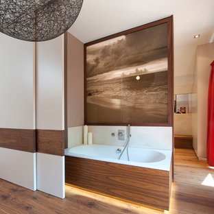 75+ Bäder mit brauner Wandfarbe und braunem Boden Ideen & Bilder - März