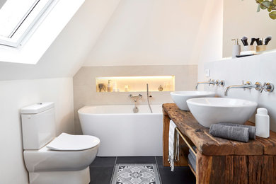 Badezimmer im klassisch modernen Landhausstil
