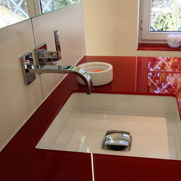 Badezimmer in Rot