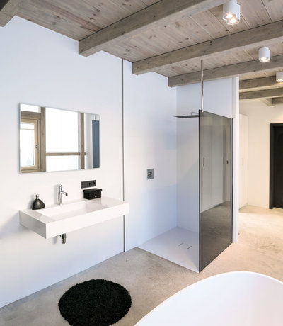 Minimalistisch Badezimmer by büro für bauform