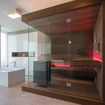 Design-Sauna als Möbelstück im Penthouse-Bad