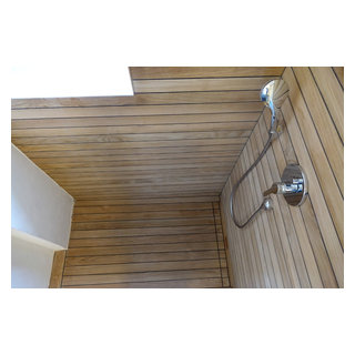 Dusche aus rohem Teakholz - Modern - Bathroom - Nuremberg - by VOGEL  wohn(t)räume in holz e.K. | Houzz