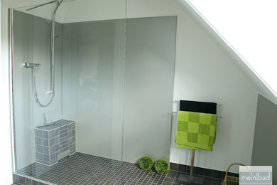 Design ideas for a contemporary bathroom in Cologne.