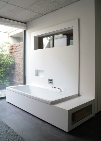 Modern Badezimmer by Markus Gentner Architekten