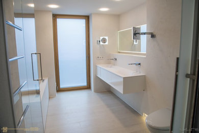 Modernes Badezimmer in Frankfurt am Main