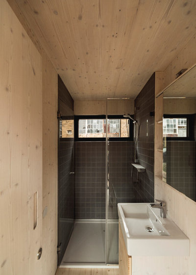 コンテンポラリー 浴室 by transstruktura