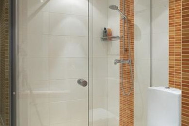 エッセンにあるコンテンポラリースタイルのおしゃれな浴室の写真