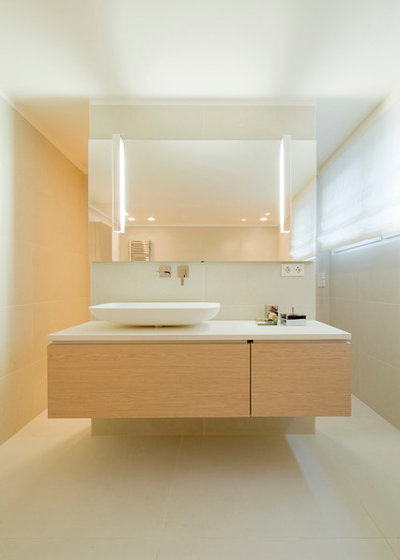 Modern Badezimmer by Ferreira | Verfürth Architekten