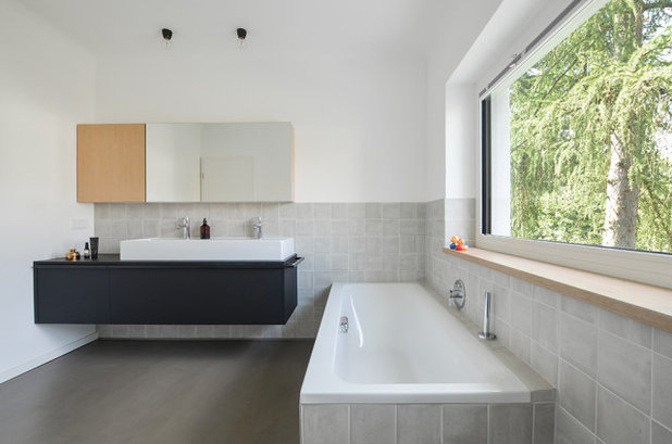 Modern Badezimmer by EBEN ARCHITEKTUR