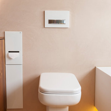 Modernes Baddesign mit Wall and Deco Wet System Tapete