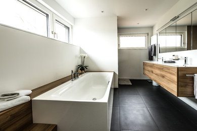 Modernes Badezimmer in Stuttgart