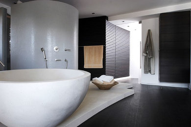 ミュンヘンにあるコンテンポラリースタイルのおしゃれな浴室の写真