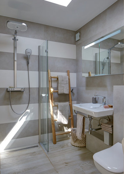 Scandinavian Bathroom by jaqueline mahnk HOME styling