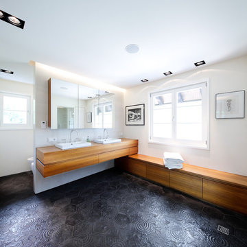 Sanierung Gründerzeit Villa - Badezimmer