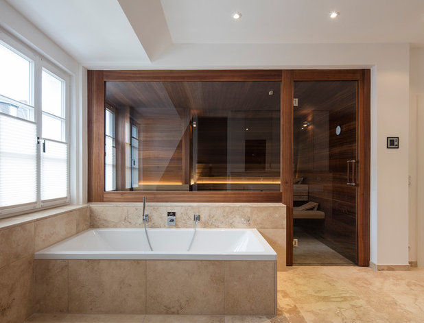 Modern Badezimmer by corso sauna manufaktur gmbh